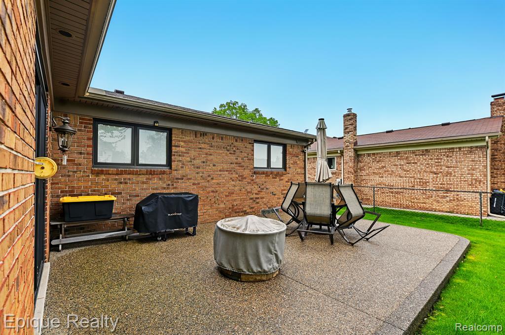 47296 Sanborn Drive