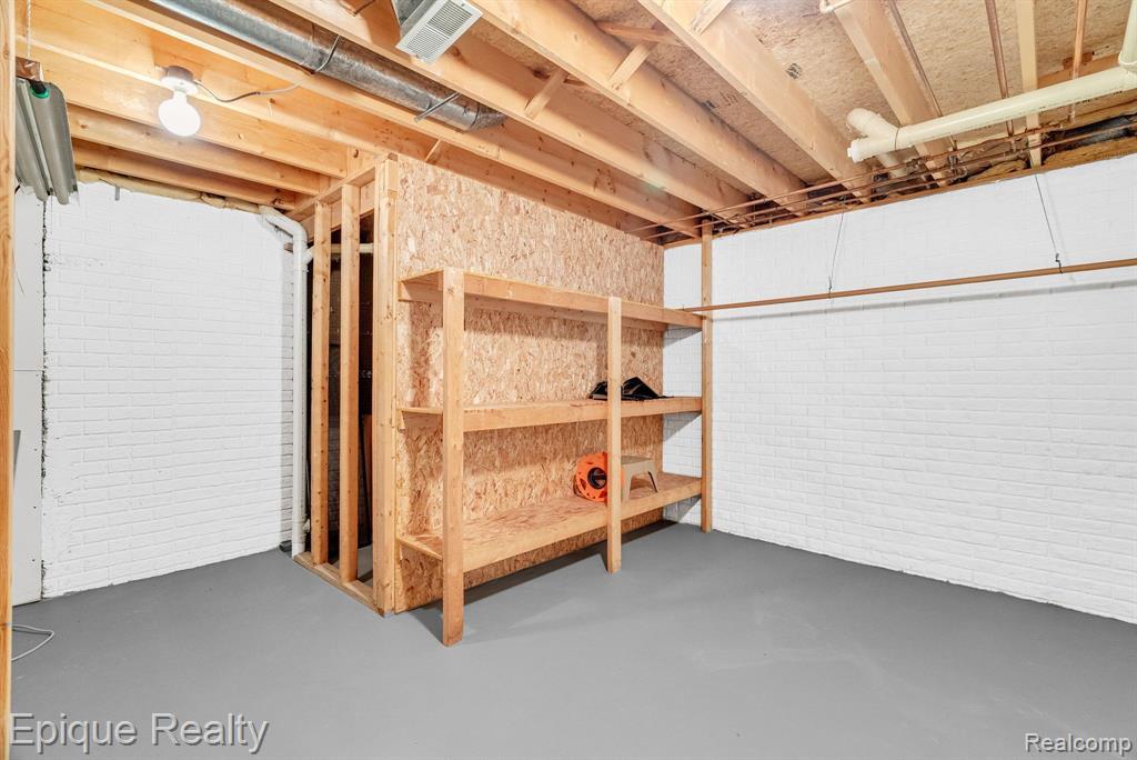 836 Boutell Drive