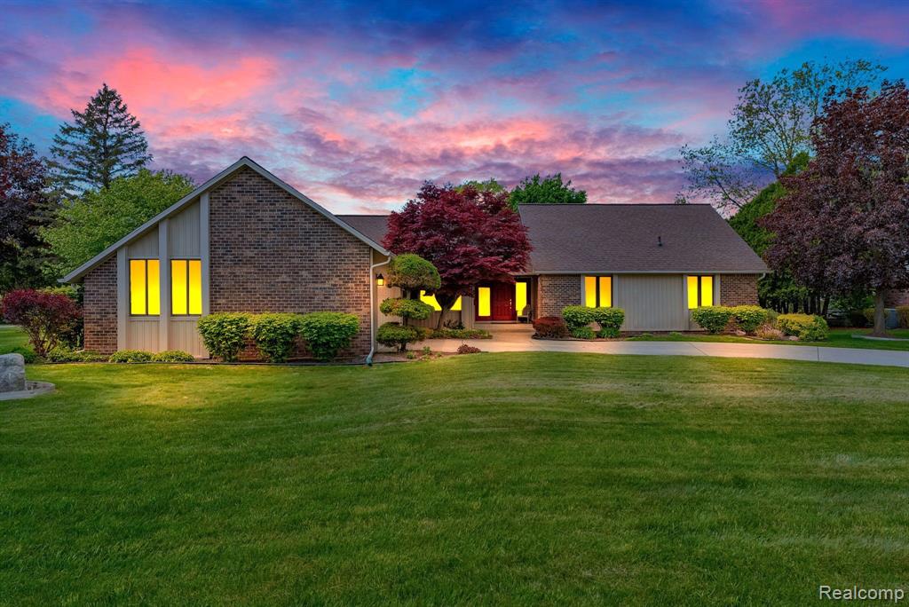 836 Boutell Drive