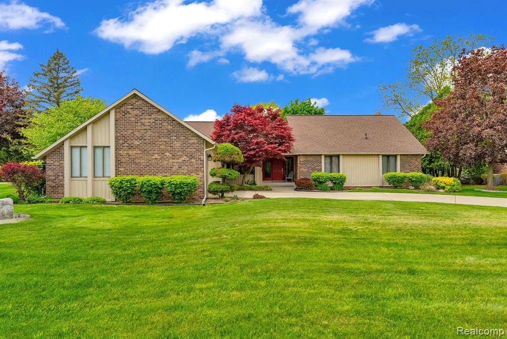 836 Boutell Drive