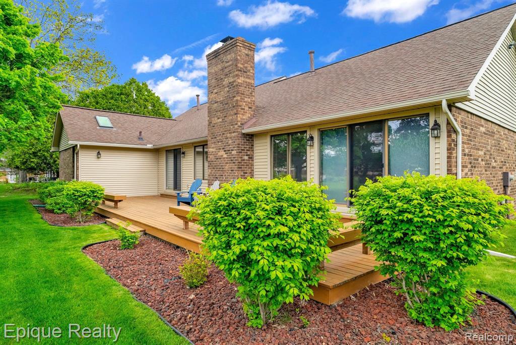 836 Boutell Drive