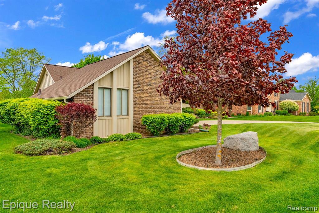 836 Boutell Drive