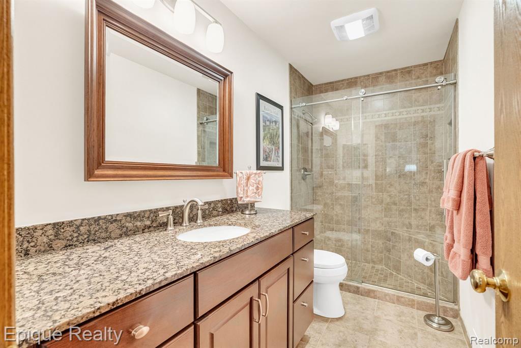 836 Boutell Drive