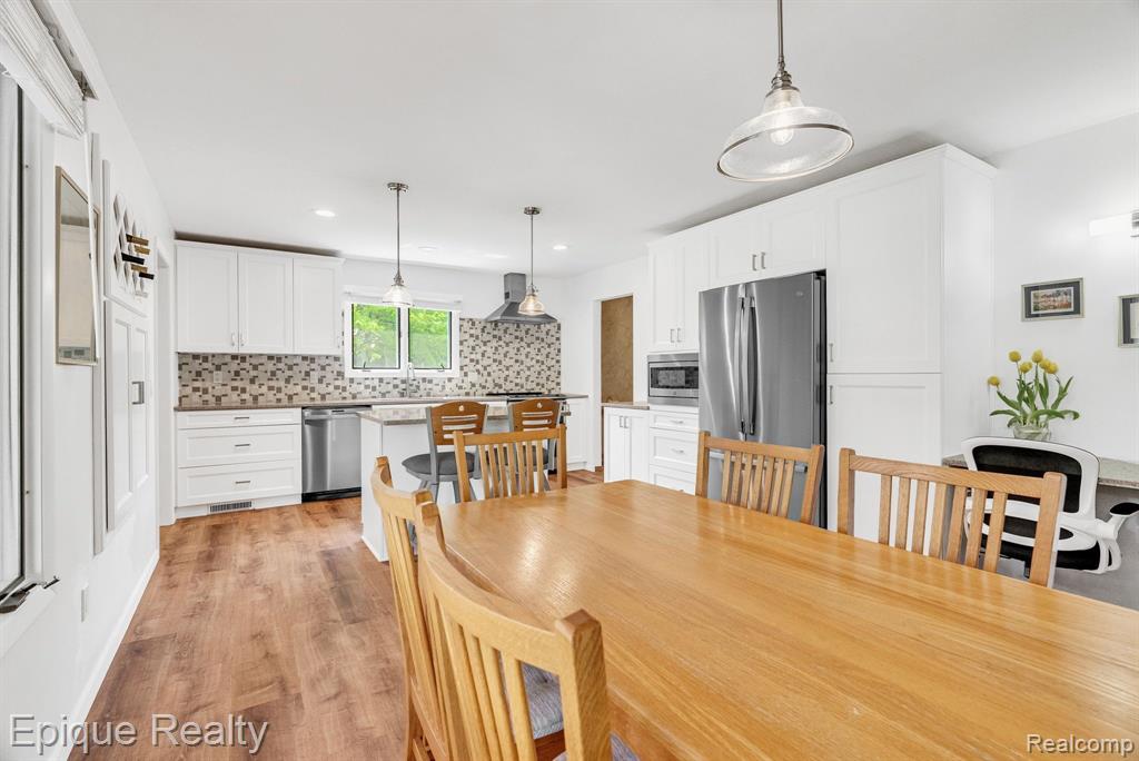 836 Boutell Drive