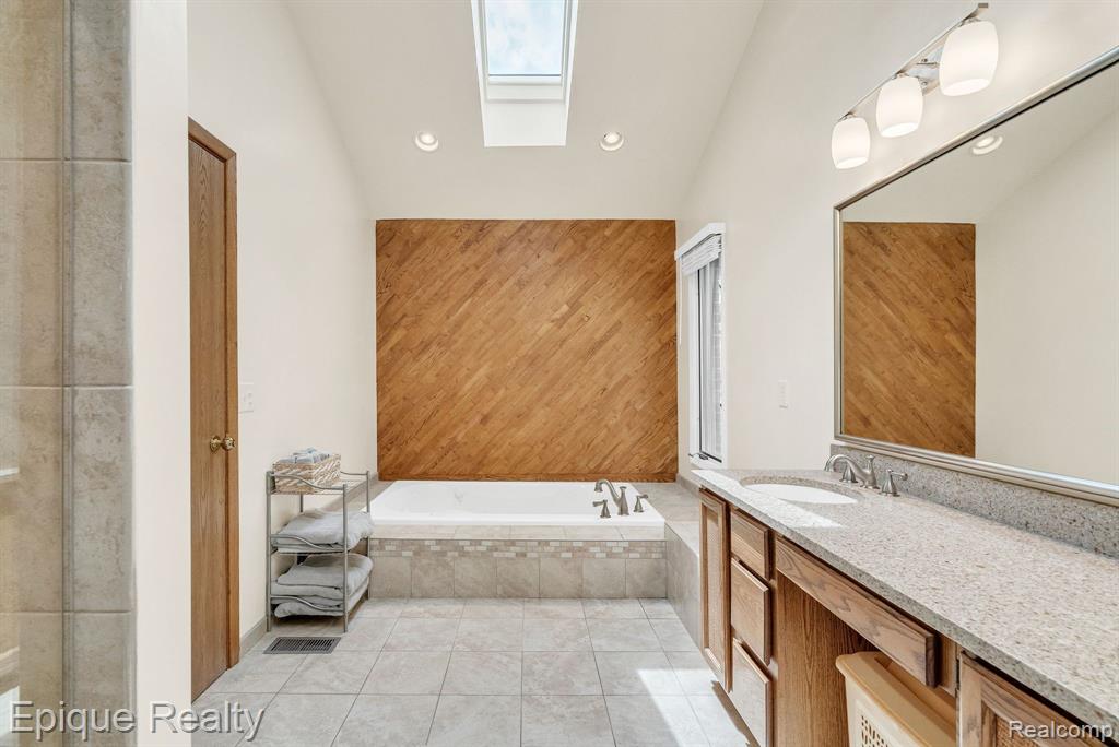 836 Boutell Drive