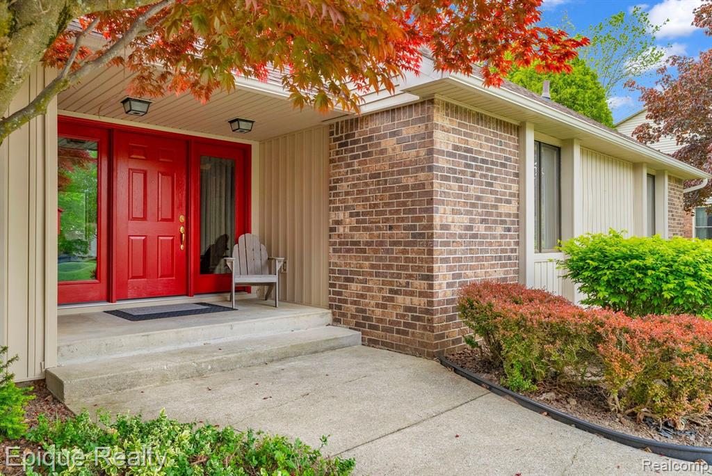 836 Boutell Drive