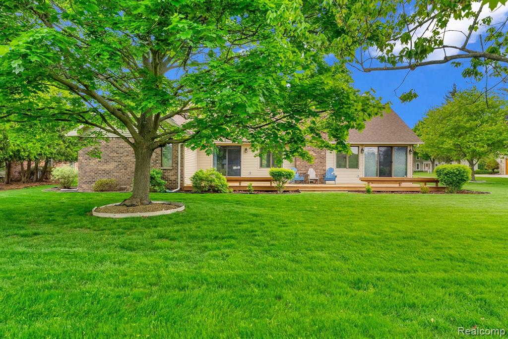 836 Boutell Drive