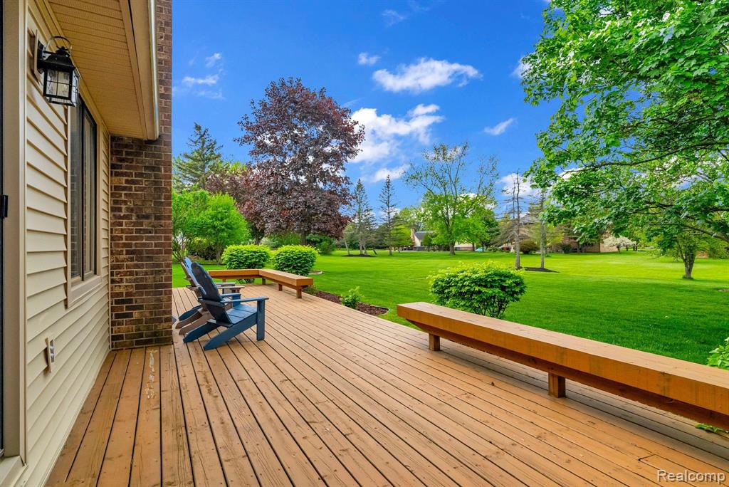 836 Boutell Drive