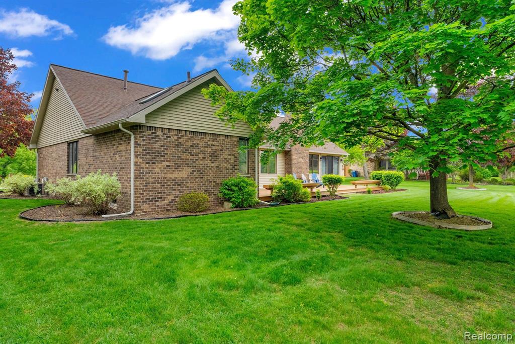 836 Boutell Drive
