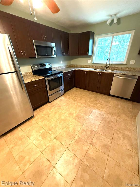 27915 Berrywood Lane # 72
