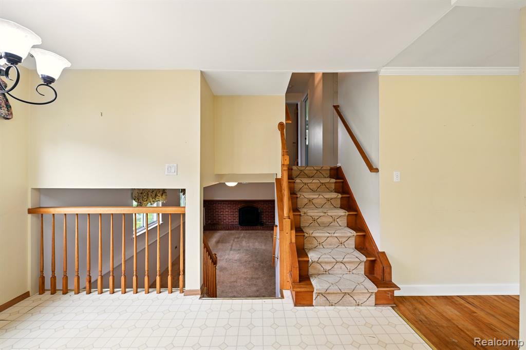14846 Lakewood Drive