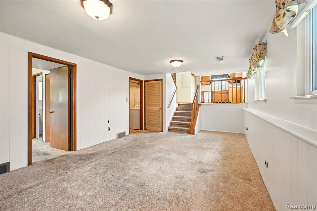 14846 Lakewood Drive