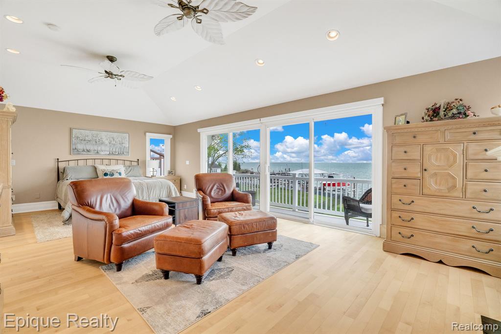 49370 Bay Lane