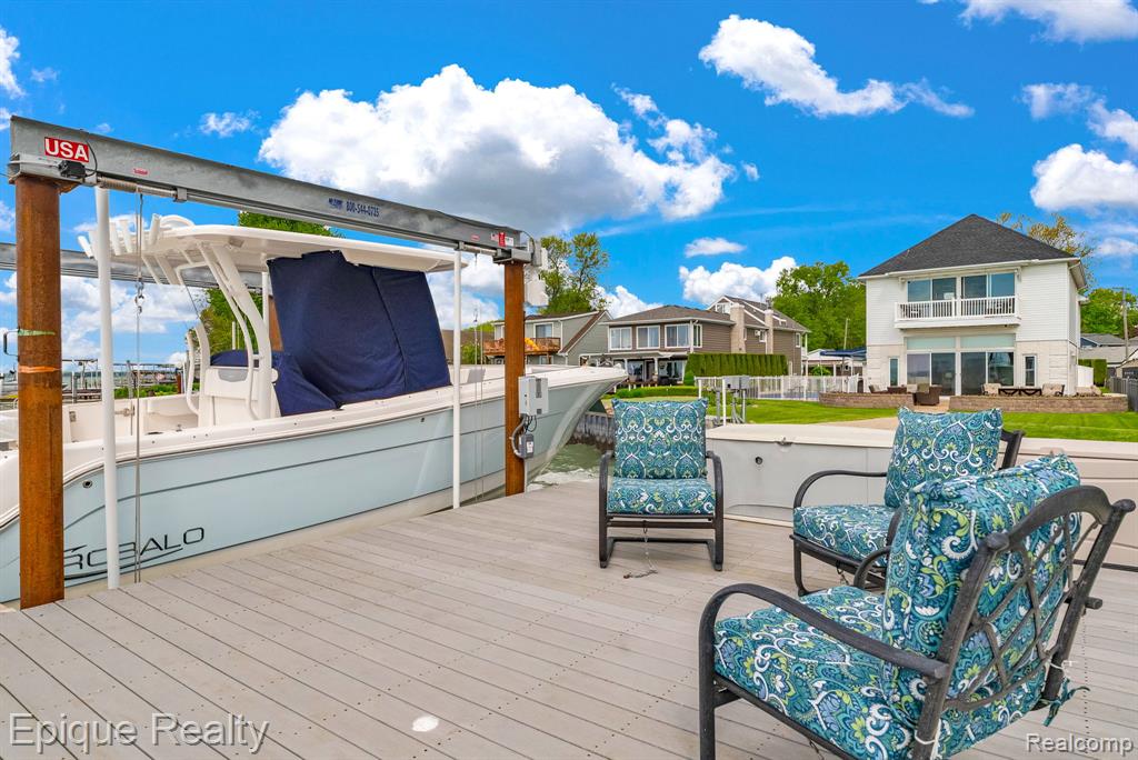 49370 Bay Lane