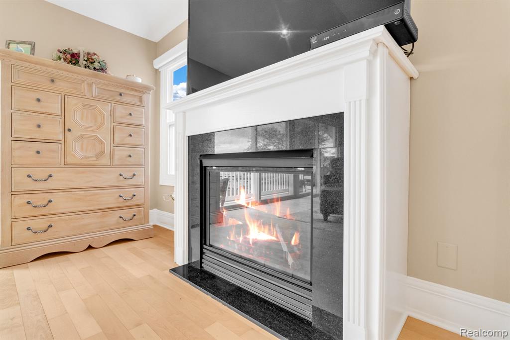 49370 Bay Lane