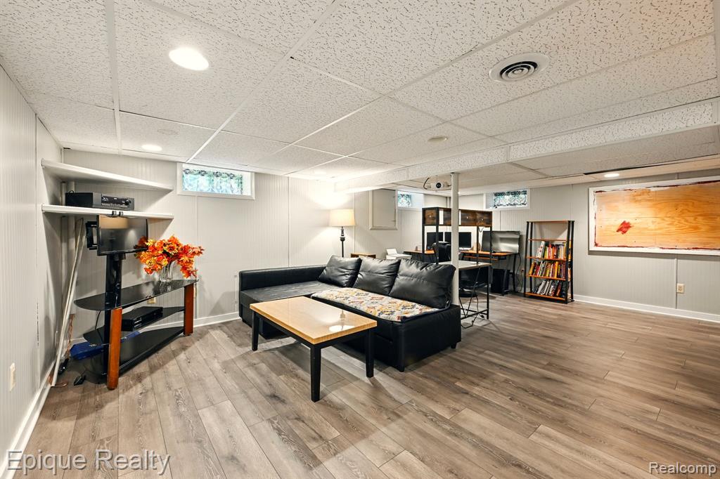 1331 Schafer Drive