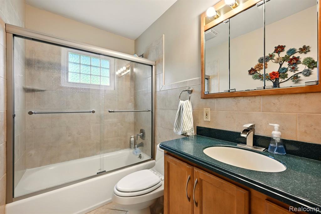 1331 Schafer Drive