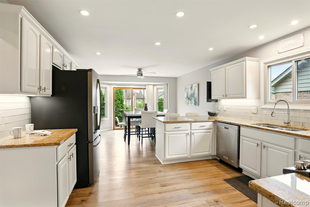 36694 Maple Leaf Drive
