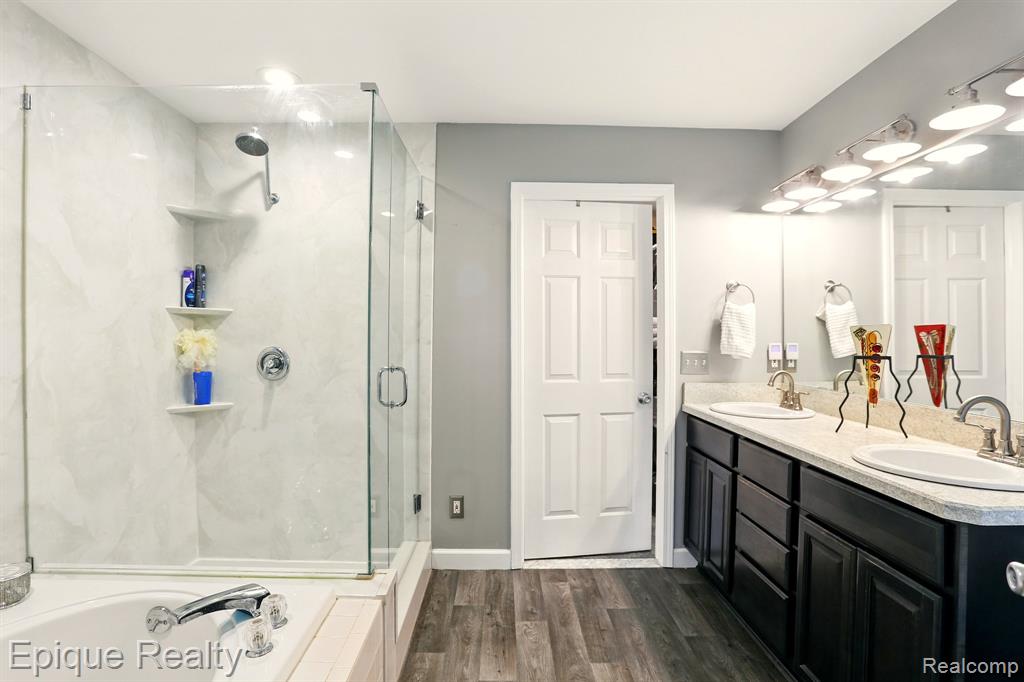 36694 Maple Leaf Drive