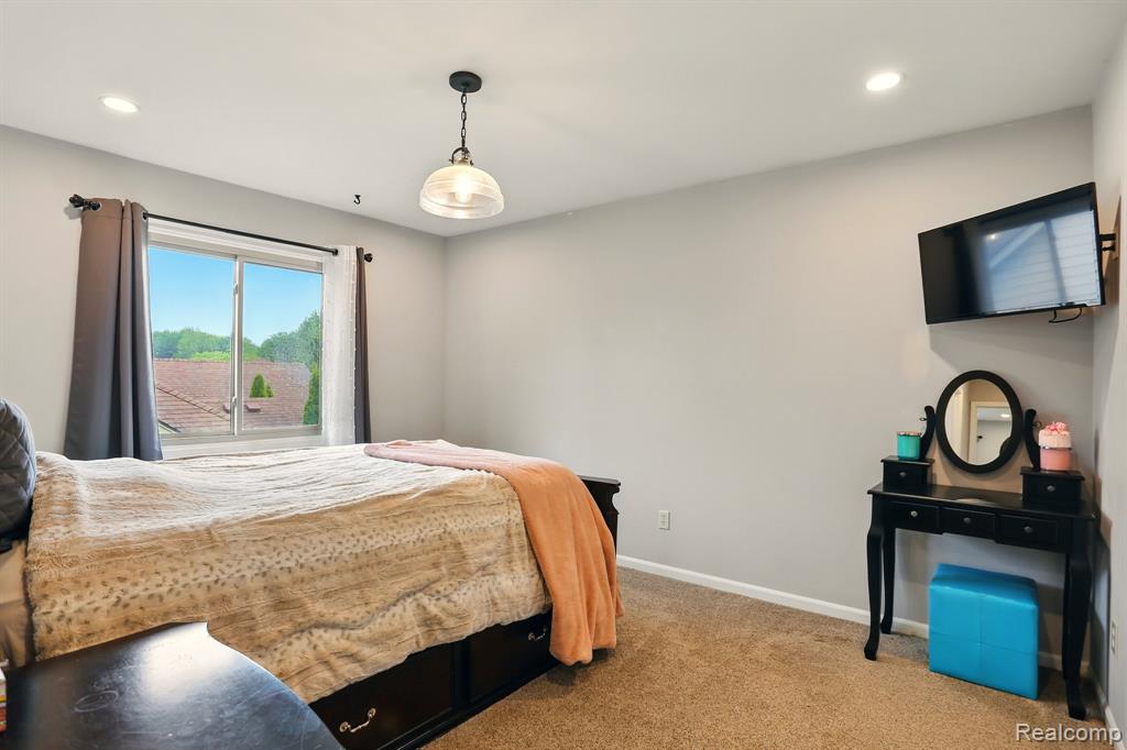 36694 Maple Leaf Drive