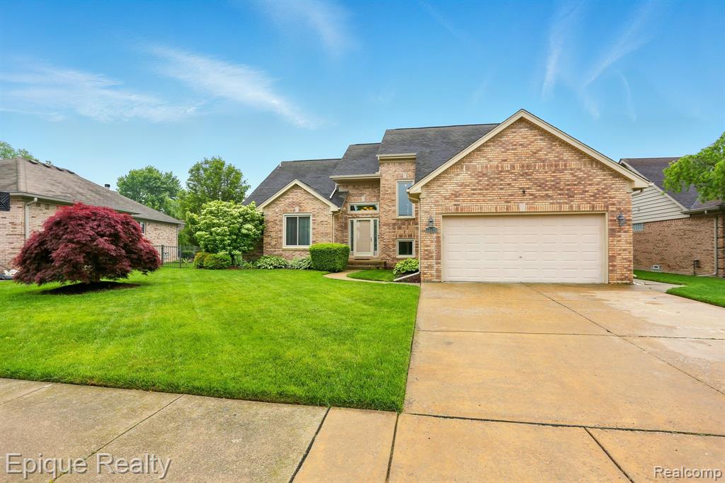 36694 Maple Leaf Drive