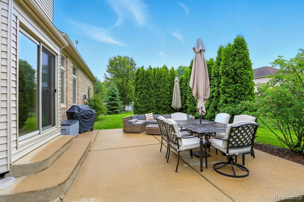 36694 Maple Leaf Drive