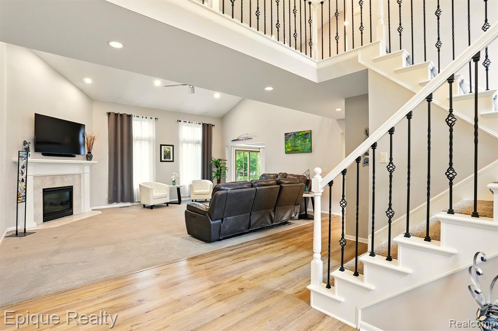36694 Maple Leaf Drive