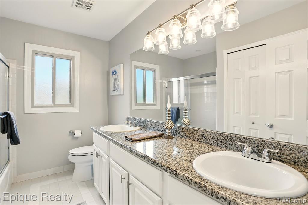 36694 Maple Leaf Drive