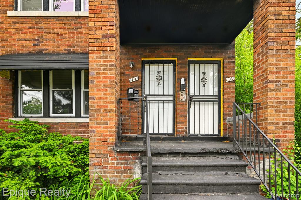 307 Grove Street