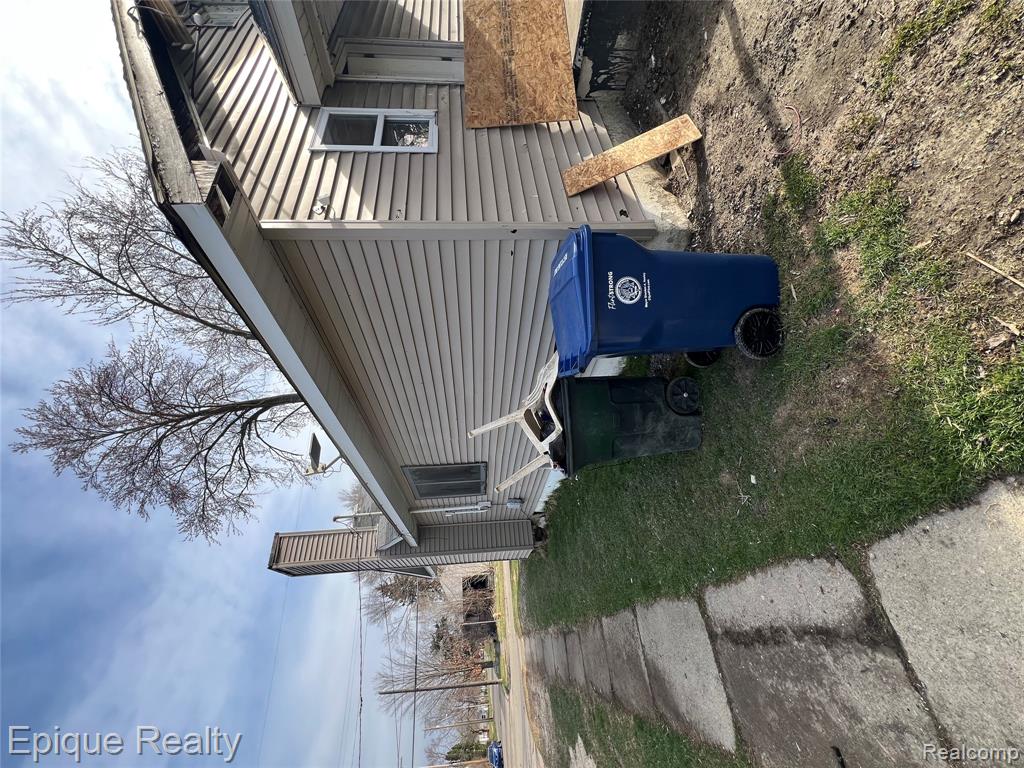 1129 Huron Street