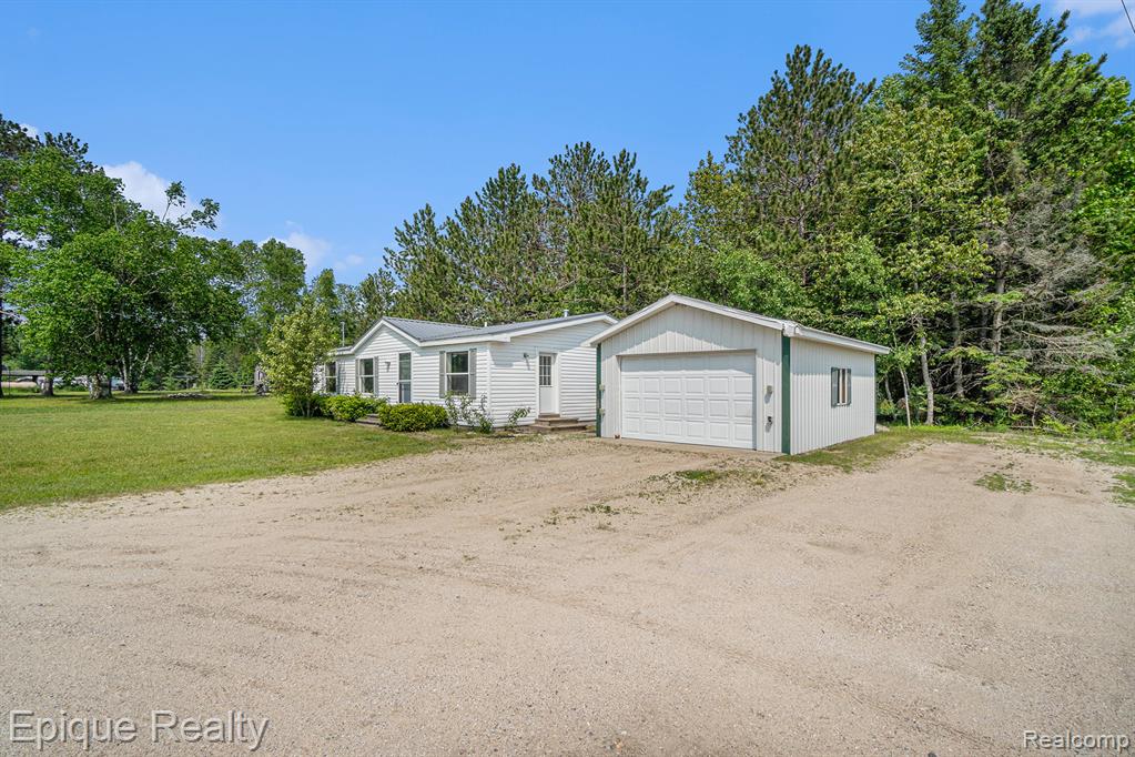 12342 N Mackinaw Highway