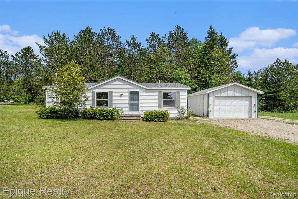 12342 N Mackinaw Highway
