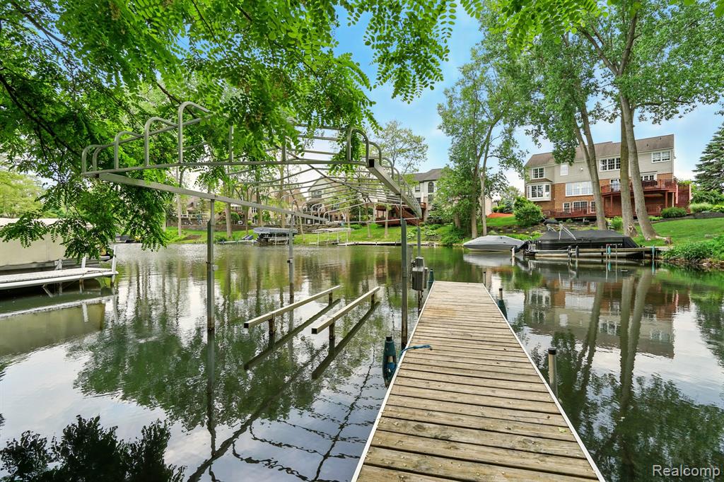 1377 Lake Shore Boulevard