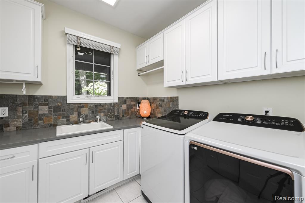 3376 Oak Park Drive