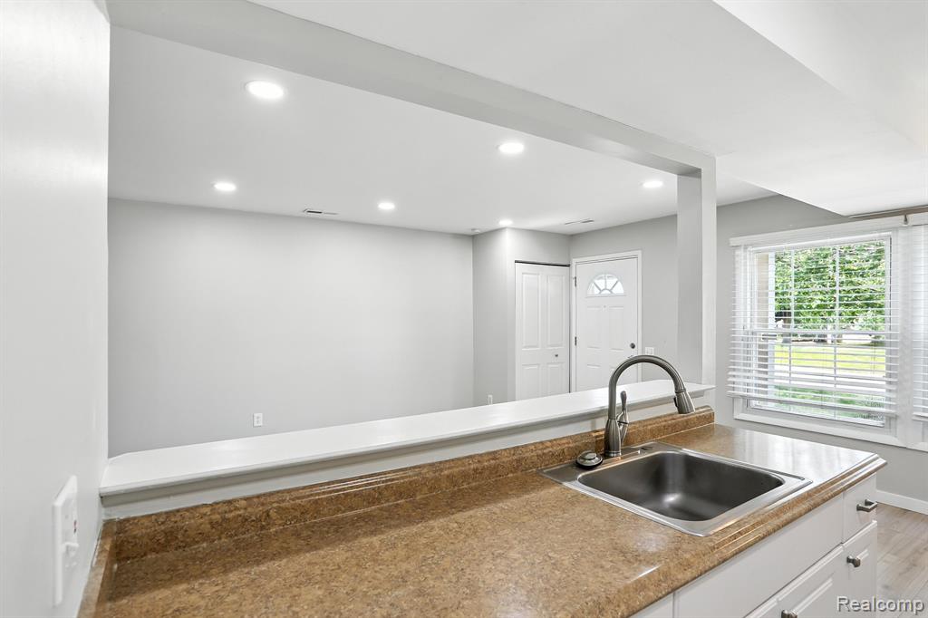 3043 Oakridge Court