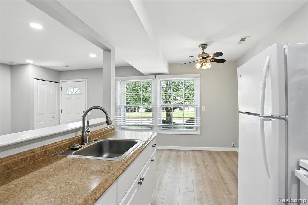 3043 Oakridge Court