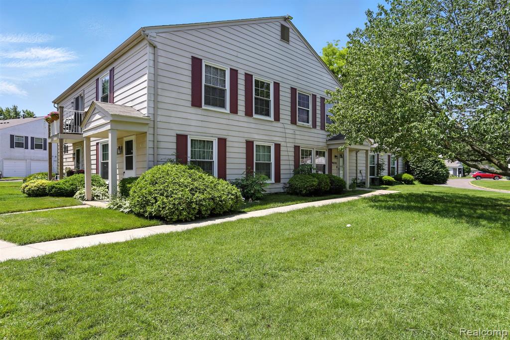 3043 Oakridge Court