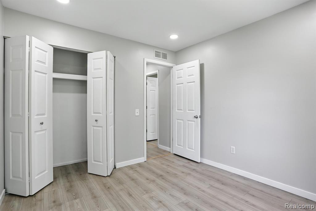 3043 Oakridge Court