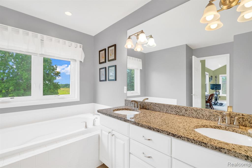 11656 Kings Colony