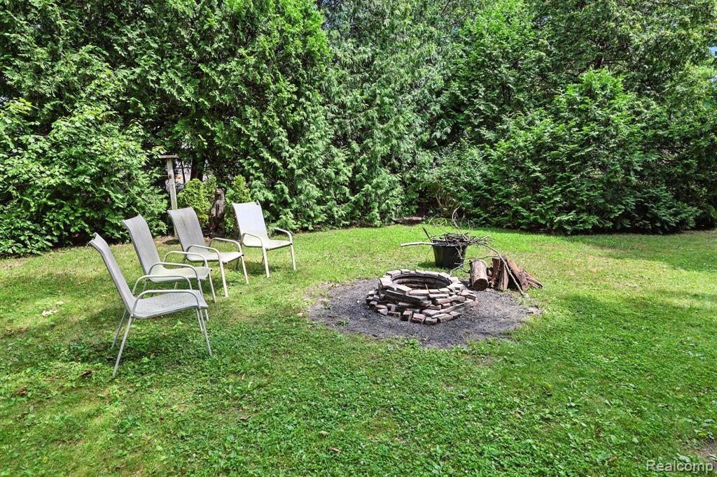 1209 Applewood Drive
