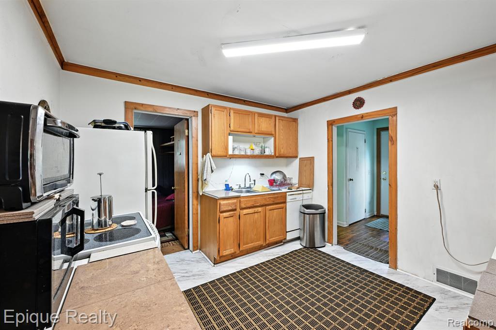 1209 Applewood Drive