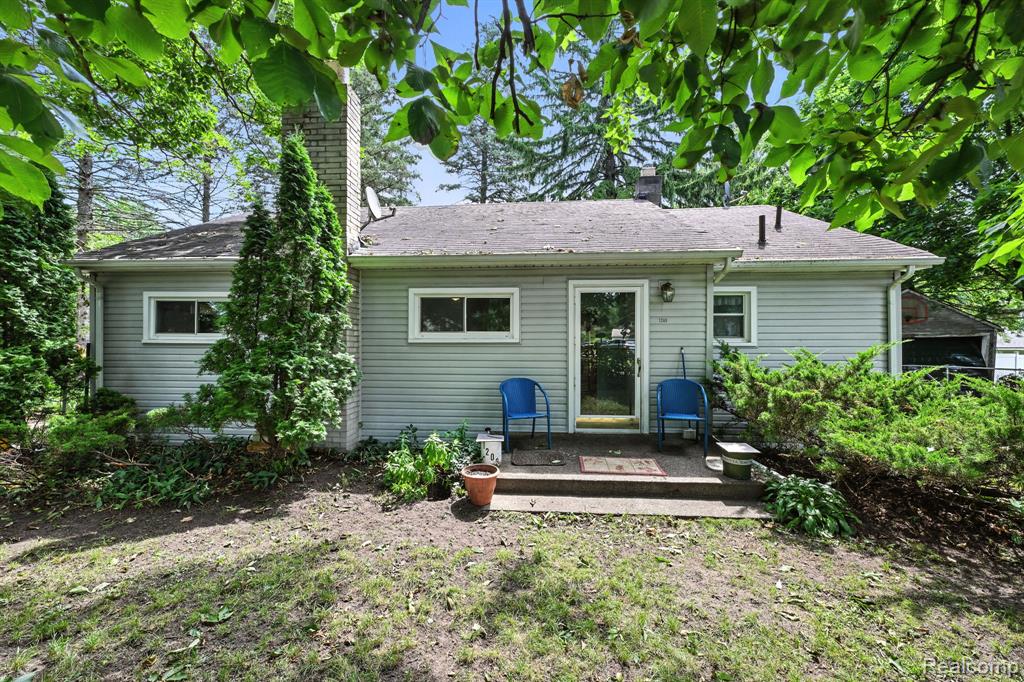 1209 Applewood Drive