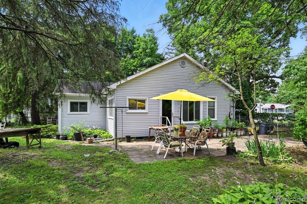 1209 Applewood Drive