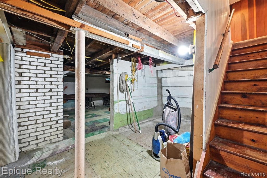 1209 Applewood Drive