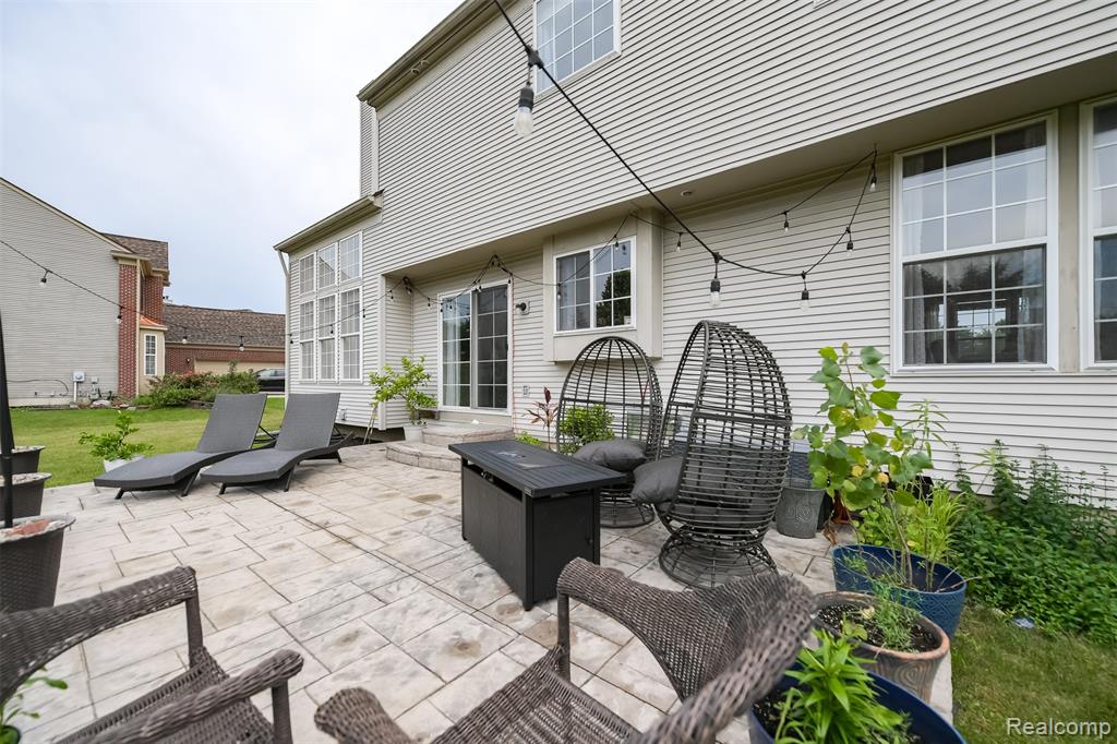 6068 Woodpecker Court