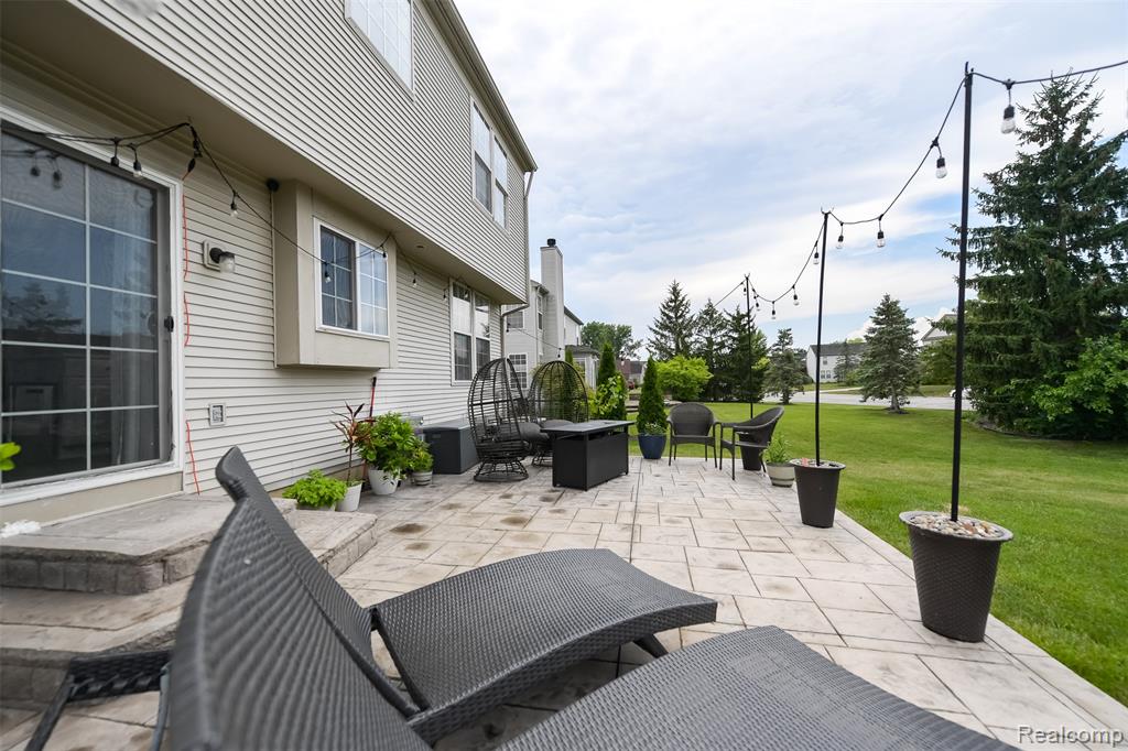 6068 Woodpecker Court