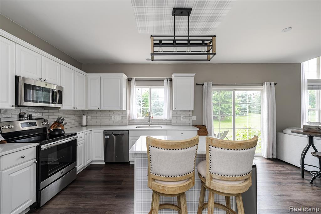 6068 Woodpecker Court