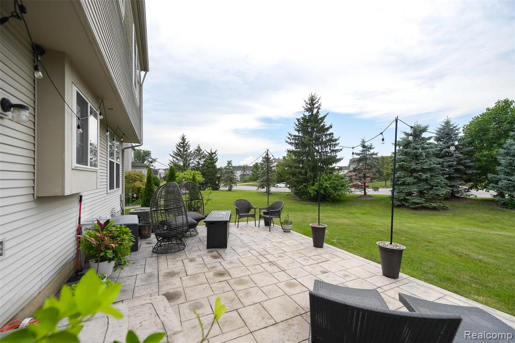 6068 Woodpecker Court