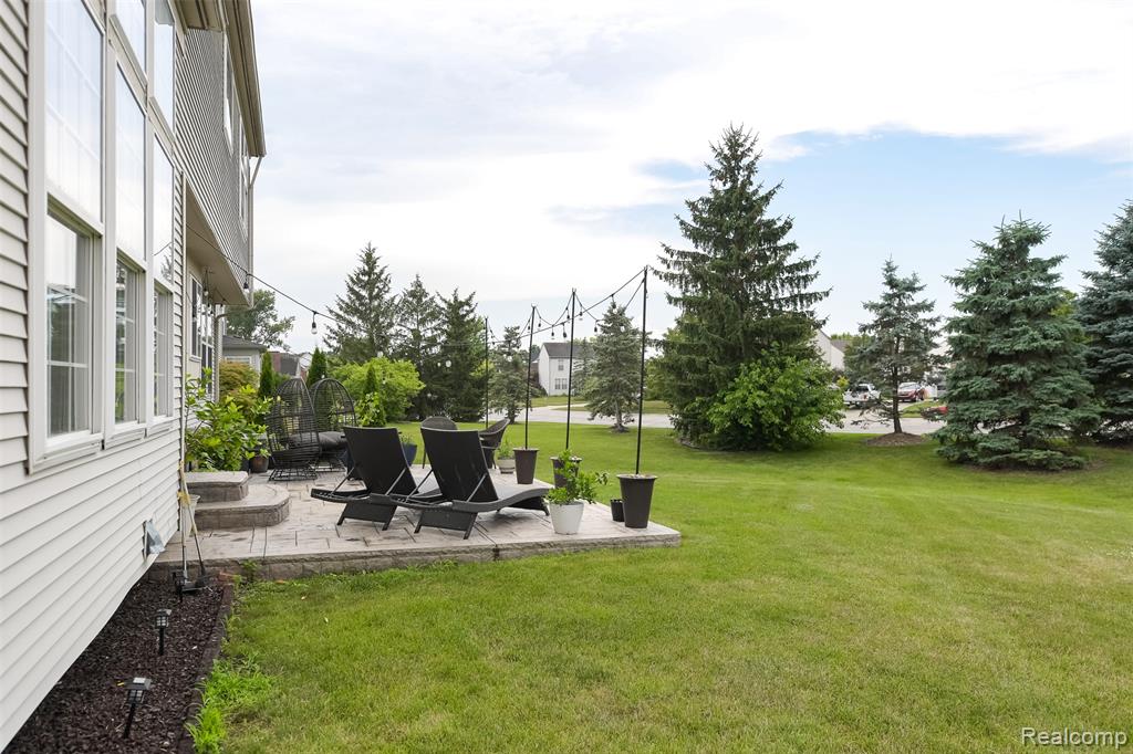 6068 Woodpecker Court