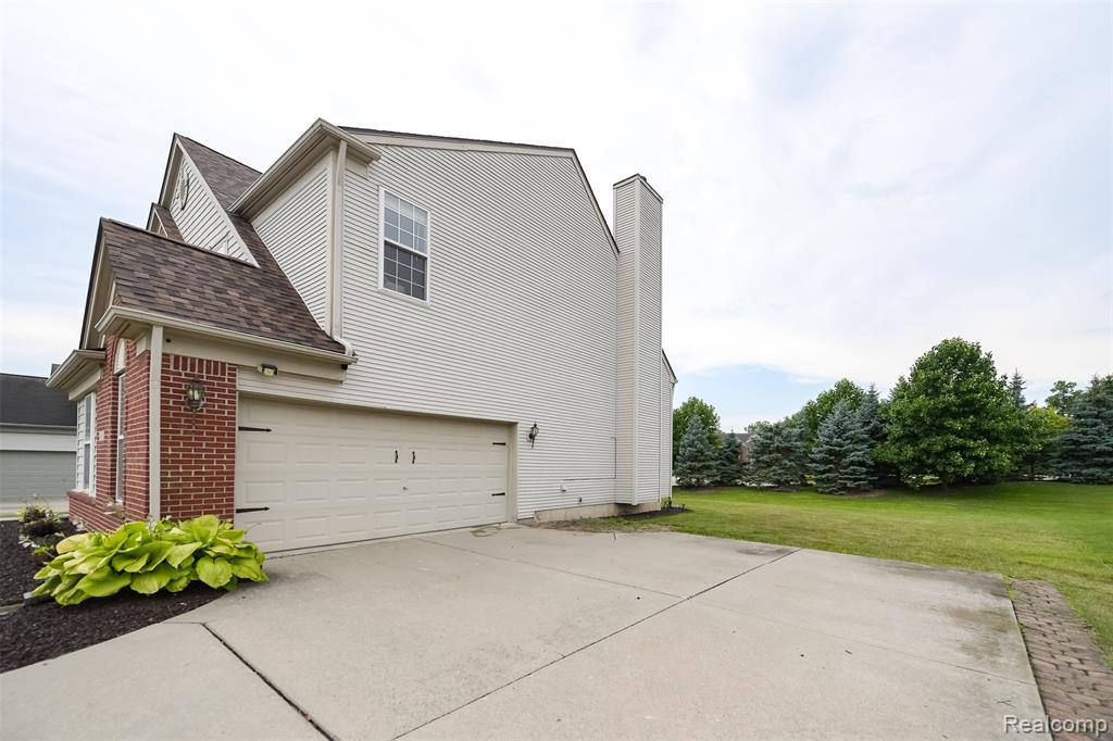 6068 Woodpecker Court